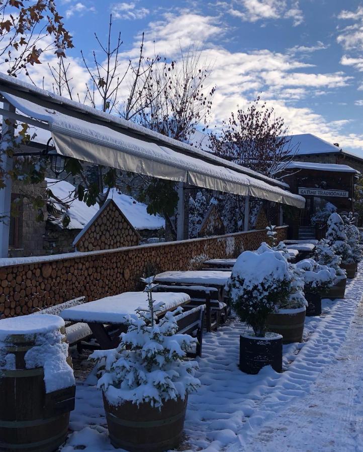 Hotel Ambassador Voskopoje Exterior photo